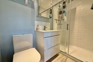 Bedroom 1 Ensuite- click for photo gallery